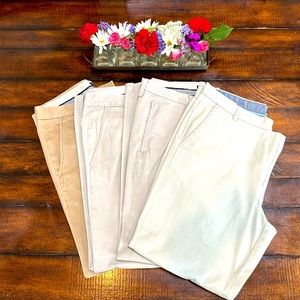 4️⃣Pairs 🌟😎Banana Republic Khakis Size 34x30